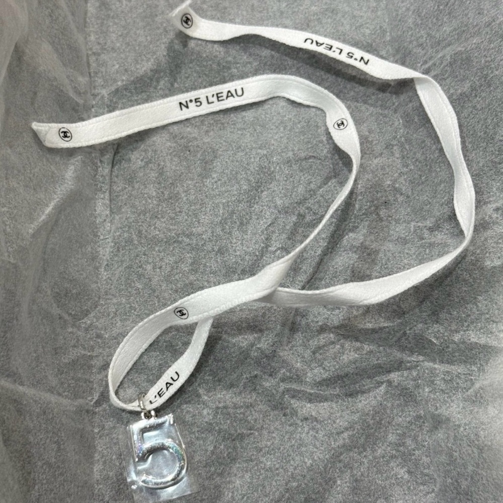 Chanel N5 L’eau Charm